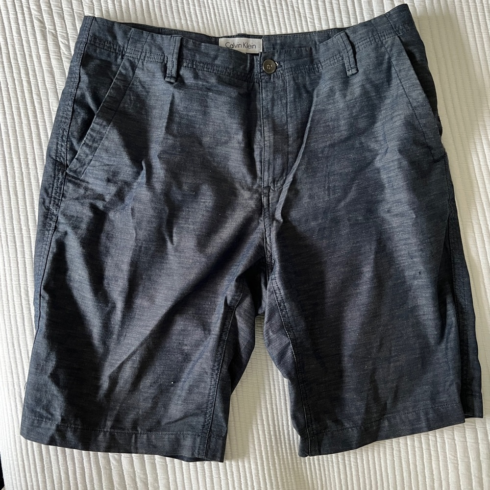 Men’s Calvin Klein Shorts 11” length 32”waist